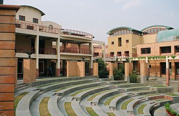 Sanskriti School, Dr. S. Radhakrishnan Marg, Chanakya Puri, New Delhi - 110021 Building Image