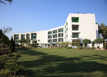 Delhi Public School (DPS), G.T. Road Village, Dhanowali, Jalandhar Cantt, Jalandhar, Punjab - 144010 Building Image