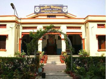 Kendriya Vidyalaya DLW, Kanchanpur Road, Kanchanpur Colony, Bhullanpur, Varanasi - 221004 Building Image